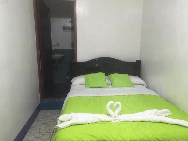 Hostal Albatros San Cristobal Exterior photo
